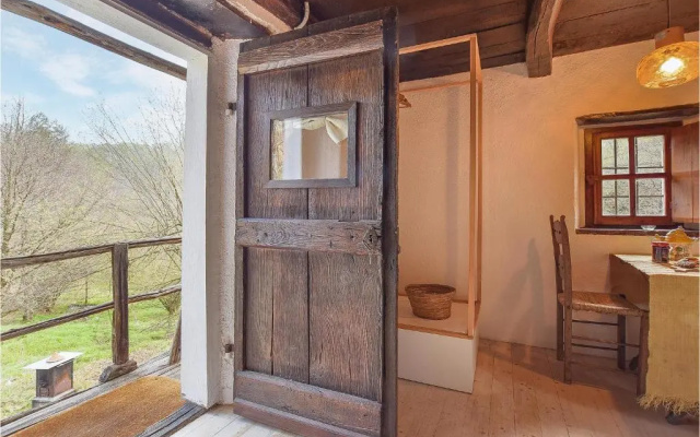 Awesome Home in Artò With