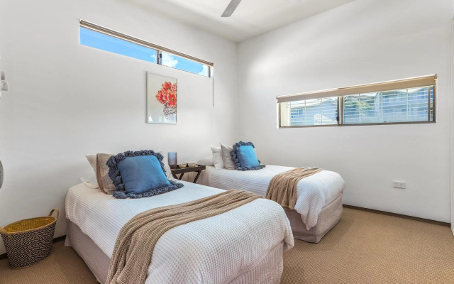 Indulgent beachside luxury, Sunrise Beach