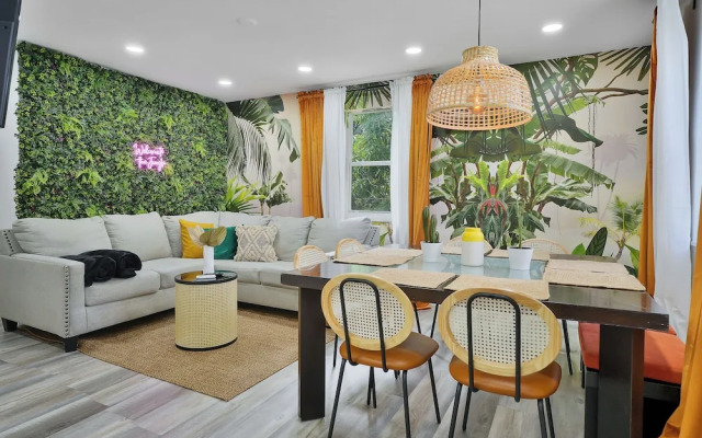 Jungle Fever Oasis Retreat BBQ Patio