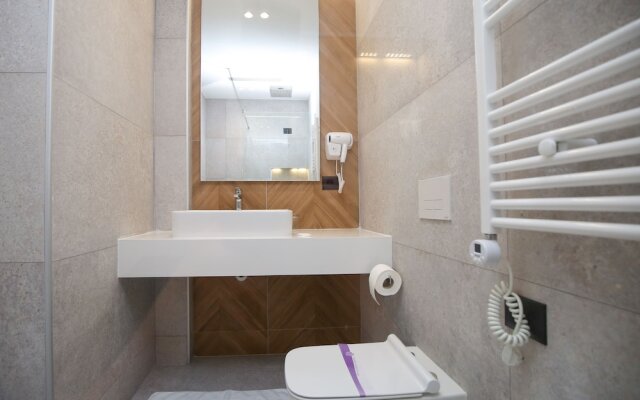 Charm Hotel
