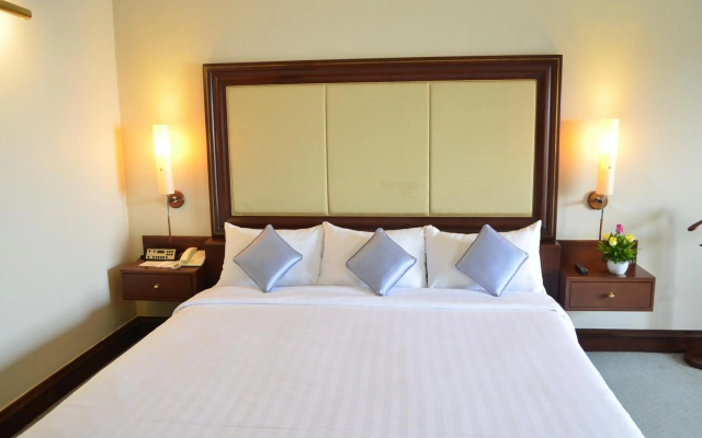 Hotel Cambodiana