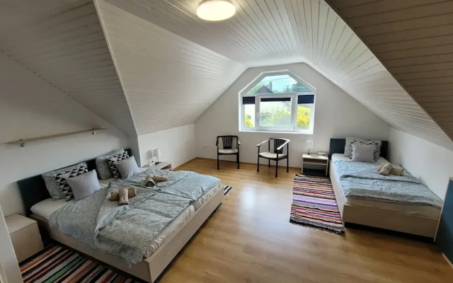 Sleeps 18 - Lakeview - House - Vonyarcvashegy