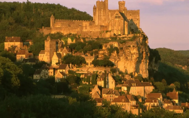 Hilltop Cottage With Pool