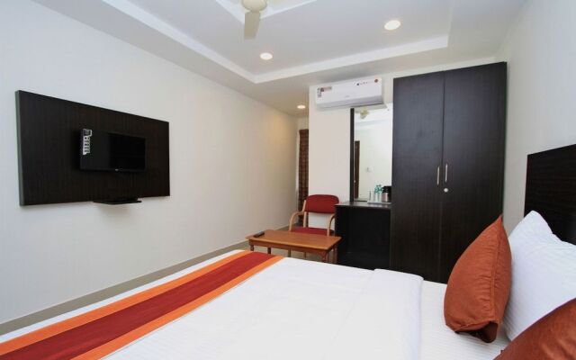 OYO 4733 Champion Residency