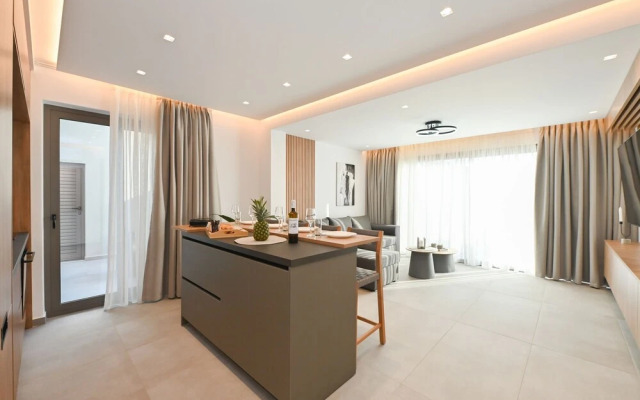 MGK Complex Suite With Private Pool Ligaria Made