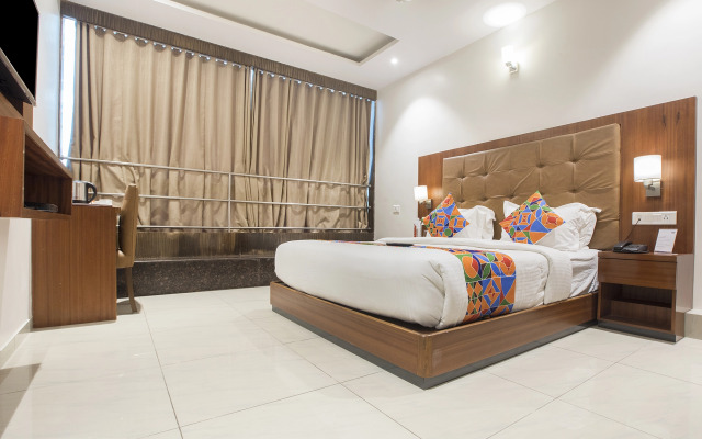 FabHotel Prime Le Western