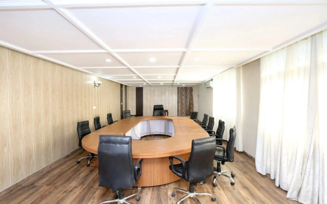 Hotel Grand Chinar By OYO Rooms