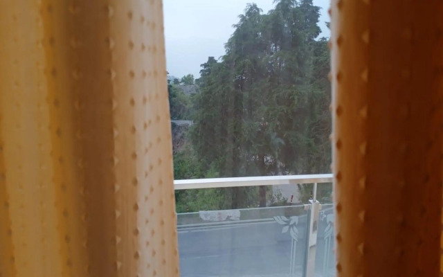 Uk09 hotel & Restaurant