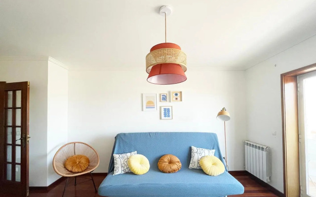 Yellow House Aveiro Free Netflix and garage