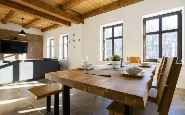 Villa in Rudnik With Private hot tub