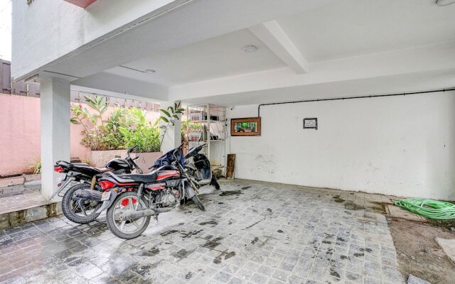 Fabhotel Vardhan House
