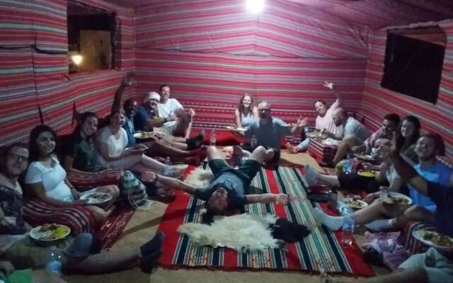 Beduin star trail camp