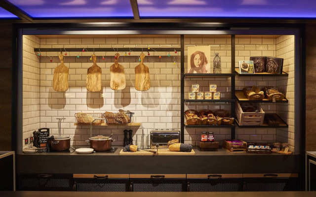 Moxy York