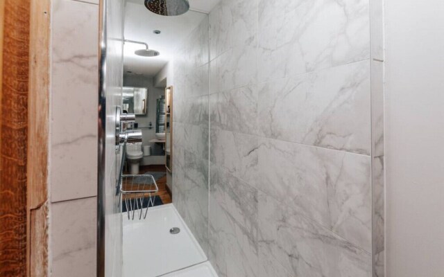 The Herringbone - 3 Bed With Parking Pet Friendly