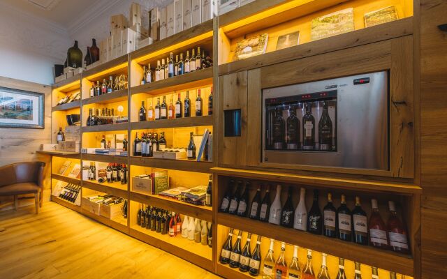 The Wine House 1821