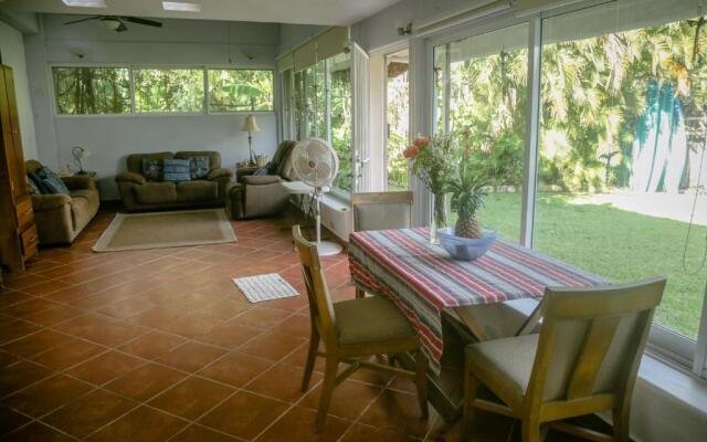 Lucia´s Lagoon House: free kayaks and bikes