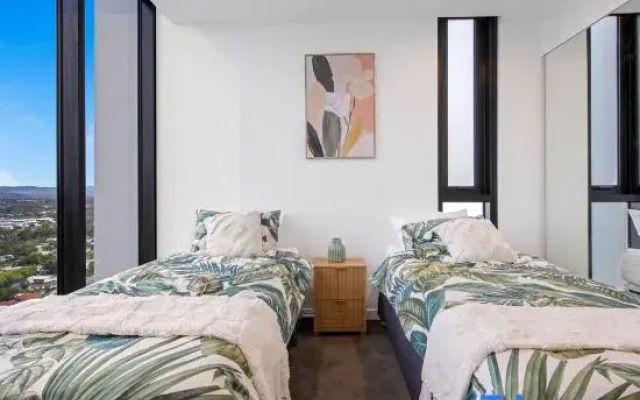 Skyline Showdown - Views, Games & Vibes