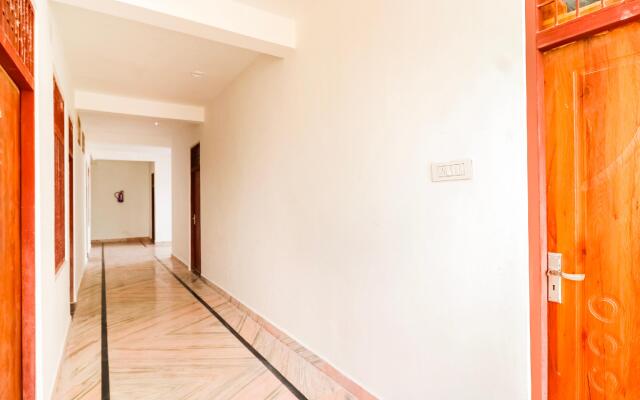 Capital O 67057 Arpit Hotel