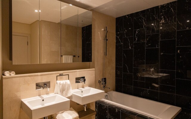 Palm Perfection 3BR with Private Beach