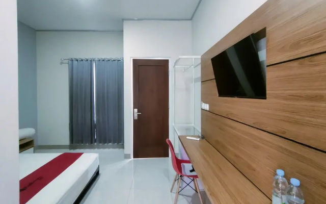 RedDoorz @ Araya House Ngawi