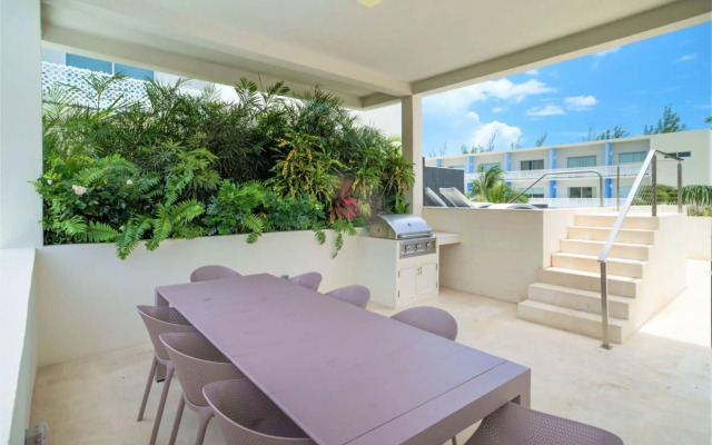 Modern 1BR Apt w Rooftop Pool Onsite Amenities