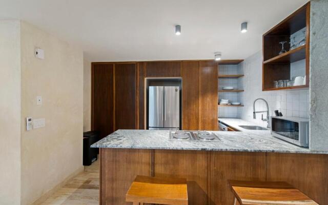 103 Cozy apartment with private terrace 2 br 2 ba