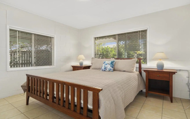 Woorim Beach House with Water Views – Guest Rooms – Woorim