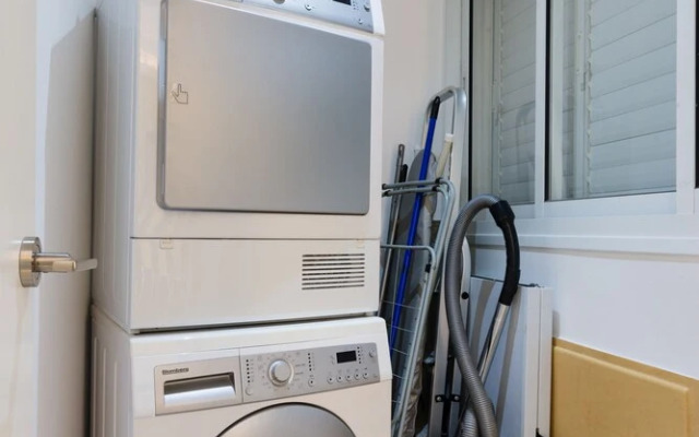 Apartment with Sauna, Hot Tub & Parking