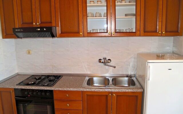 Sea View Apartment Reno, Sleeps 5