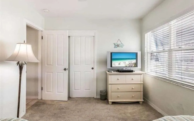 Sand N Suds 3 Bedroom Home by RedAwning