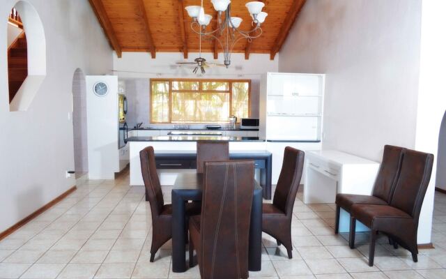 Empoza Sea View Guest House