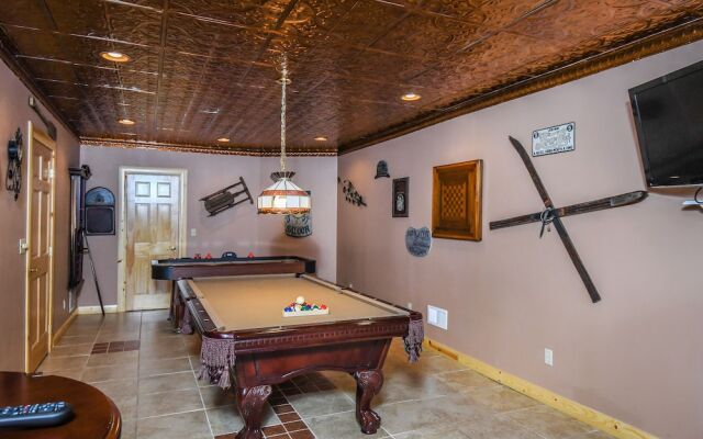 Cozy Cabin 4 Bedroom House