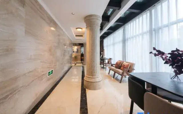 Knight's Residence · Premium Design Hotel (Chongqing Guanyinqiao Pedestrian Street)