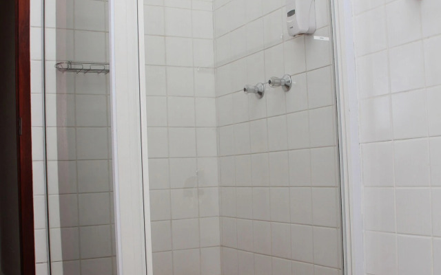 Del Roza Guest House