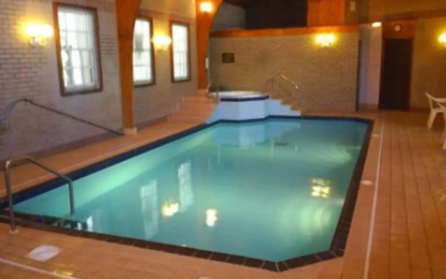 Lomond Hills Hotel