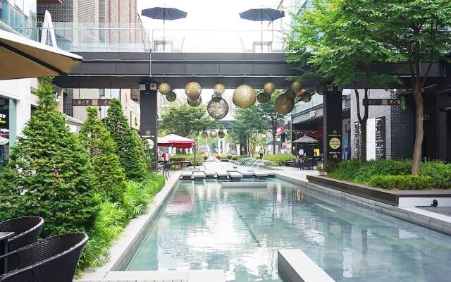 The november stay in Canal walk