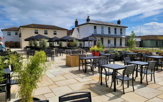 The Oakwood Hotel by Roomsbooked