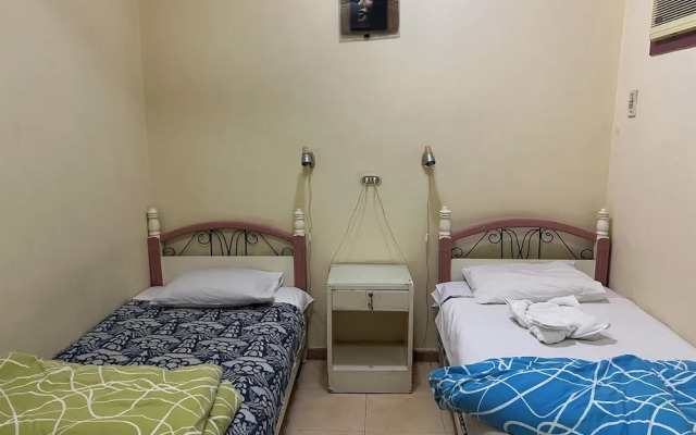 Elphardous Hotel