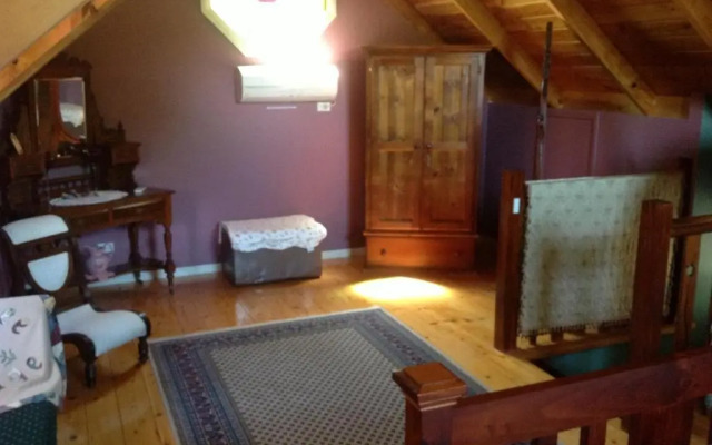 Ballarat cottages incorporating yarrowee cottage and Admirals cottage