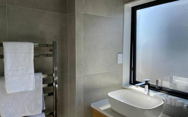 4 bedroom home fully furnished in Papakura, Auckland