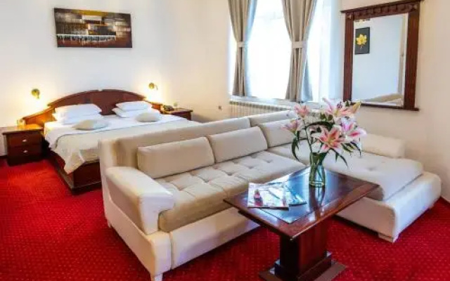 Garni Hotel Royal Crown