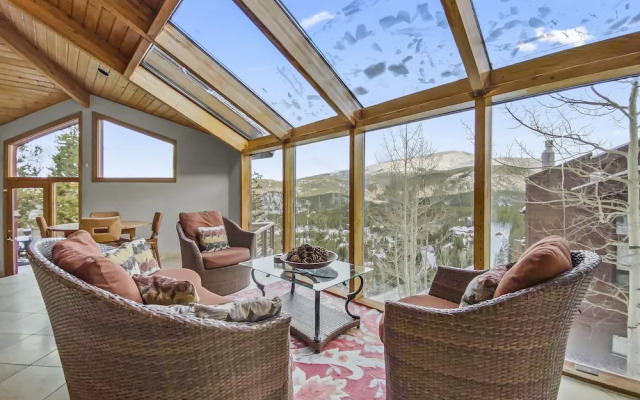 Mountain View Ski Lodge 5 Bedroom Townhouse