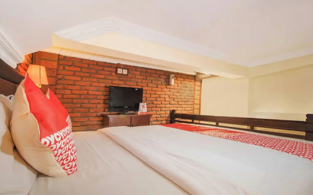 Super OYO Townhouse Oak Maxi Hotel Legian