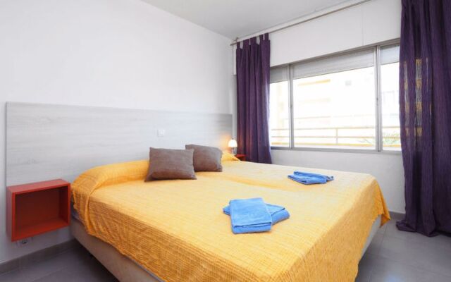 Roses Holiday Center 15236