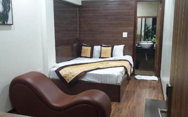 Phuong Trang Hotel by Bay Luxury