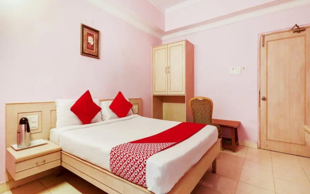 OYO Flagship 77115 Hotel Vaishnavi Palace