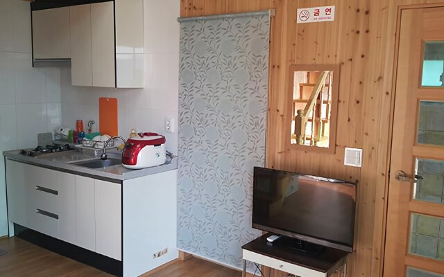 Muju Sandeul Pension