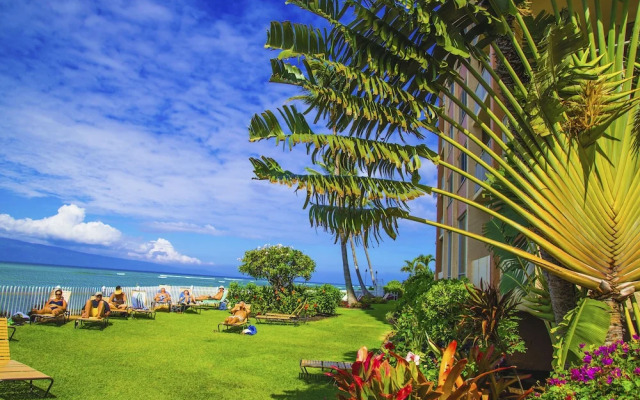 Royal Kahana 318 Studio Bedroom Condo by RedAwning
