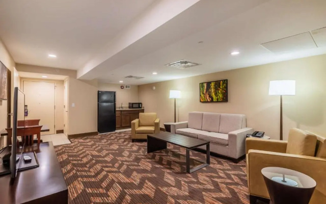 Holiday Inn LAWRENCE