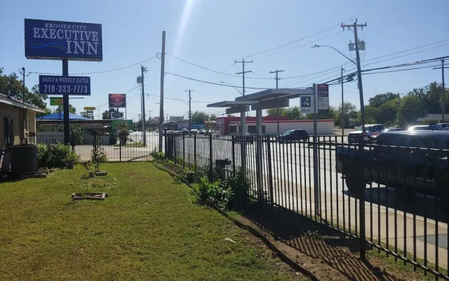 Brooks City Executive Inn